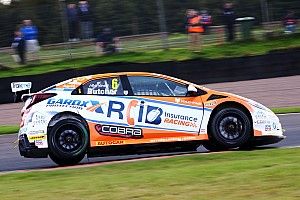 Knockhill BTCC: Butcher holds off Jordan by 0.268s