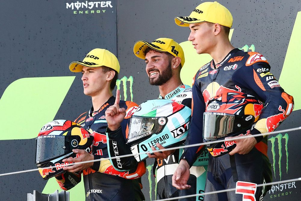 Moto3 Silverstone: Harika yarışı Foggia kazandı, Deniz 3. oldu!