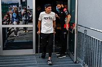 Aleix Espargaro sufri&oacute; fracturas en el pie por su ca&iacute;da en bicicleta