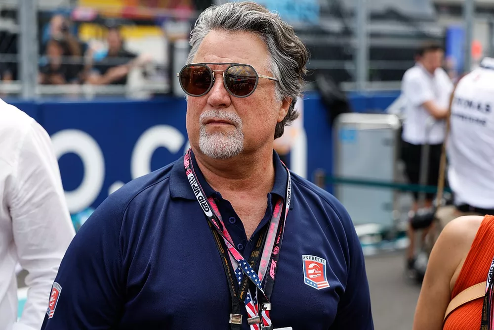 Michael Andretti en la parrilla