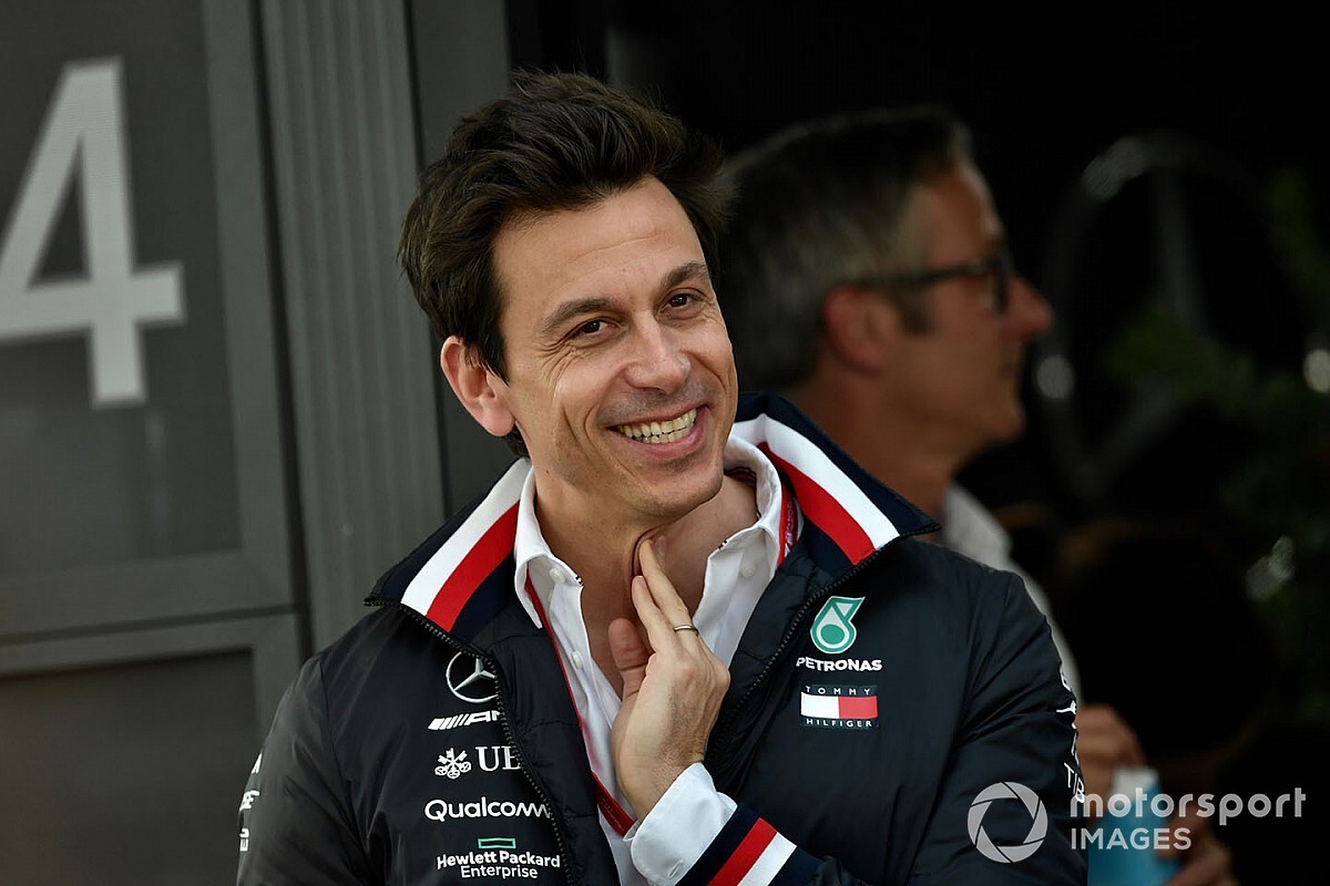 Wolff: Honda podyuma döndüğü için mutluyum. Bottas 15 sene önceki çocuğa dönüş yaptı