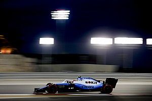 Kubica siente su auto "completamente diferente" al de Russell.