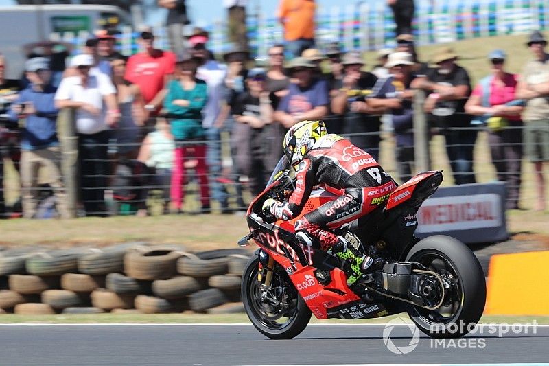 Ушедший из MotoGP Баутиста выиграл свою дебютную гонку WSBK