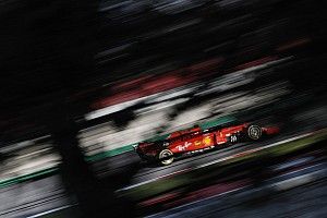 Képgaléria: Leclerc a Ferrari SF90 volánja mögött Barcelonában