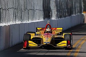 Hunter-Reay manda en la última práctica y O'Ward en 22°