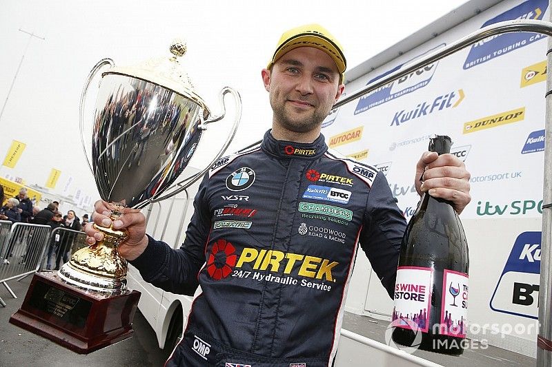 Podium race 2: winner Andrew Jordan, WSR BMW