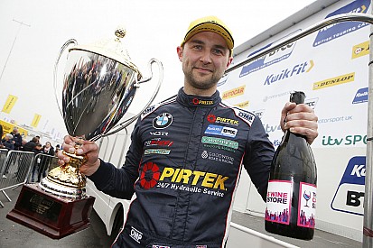 Thruxton BTCC: Jordan holds off Turkington for Race 2 victory