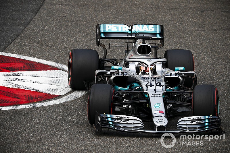 Hamilton erkent: “Bottas voelt zich veel prettiger in de wagen”