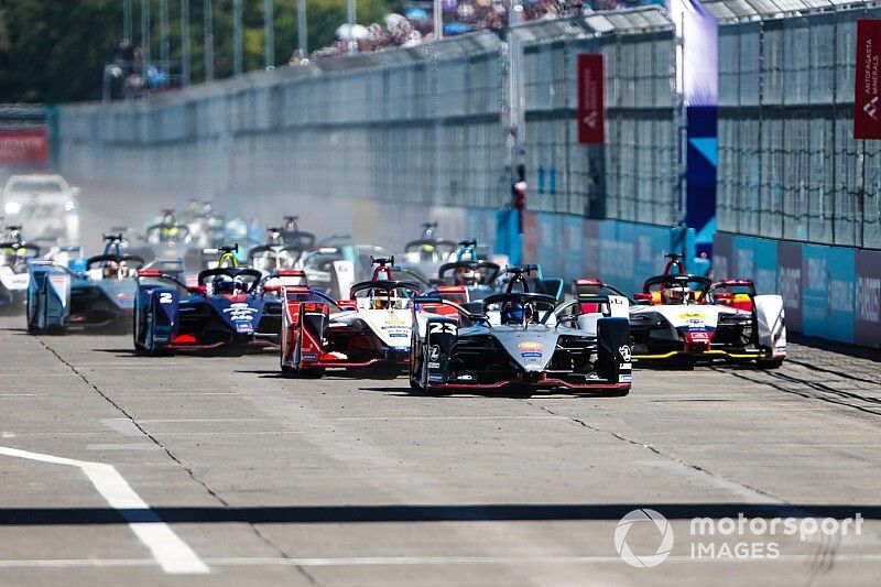 Sébastien Buemi, Nissan e.Dams, Nissan IMO1, Pascal Wehrlein, Mahindra Racing, M5 Electro, Daniel Abt, Audi Sport ABT Schaeffler, Audi e-tron FE05, Sam Bird, Envision Virgin Racing, Audi e-tron FE05, au départ