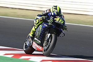 Rossi met speciale helm aan kop in derde training GP San Marino