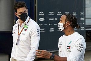Ralf Schumacher: "vergonzoso" que Hamilton y Mercedes no hayan firmado