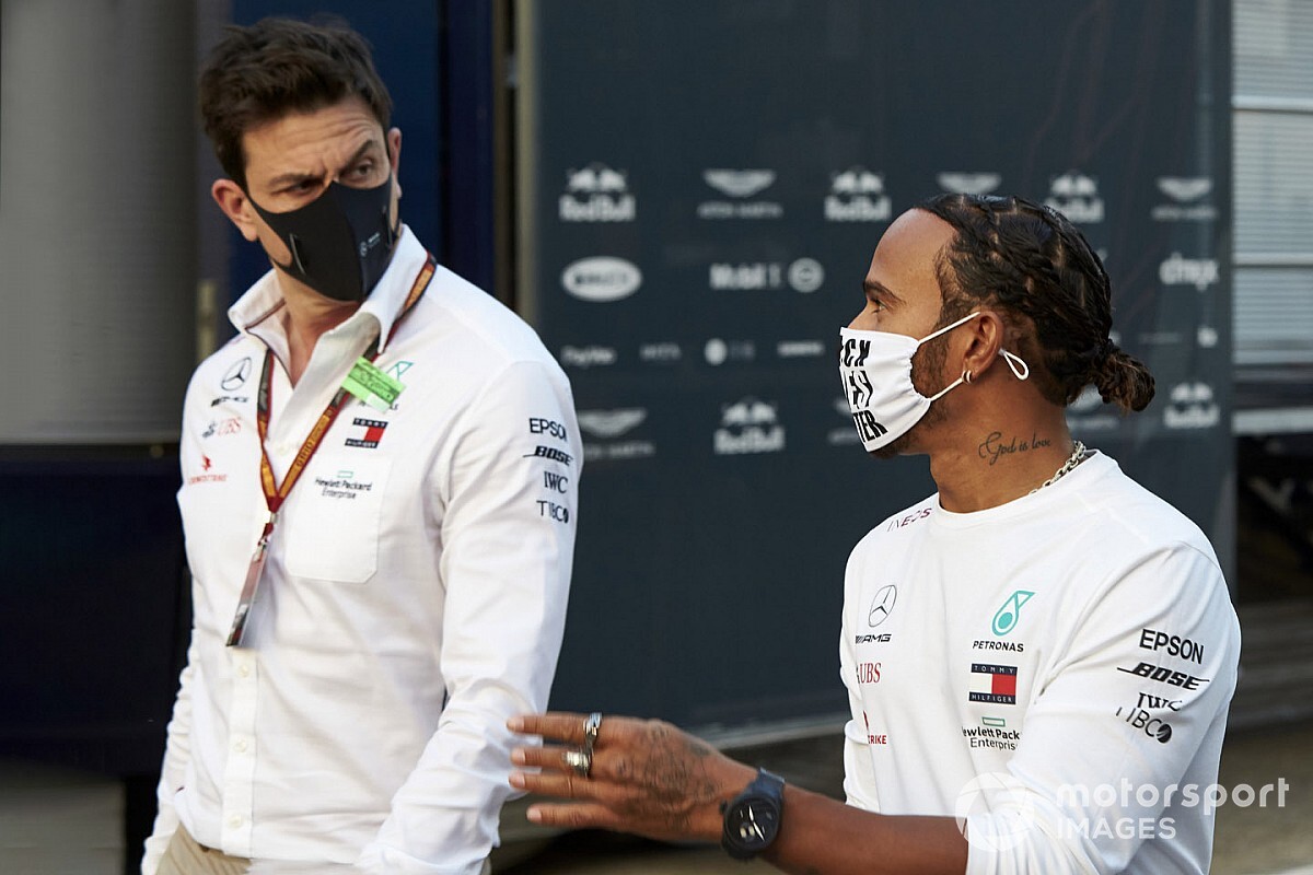 Ralf Schumacher: "vergonzoso" que Hamilton y Mercedes no hayan firmado