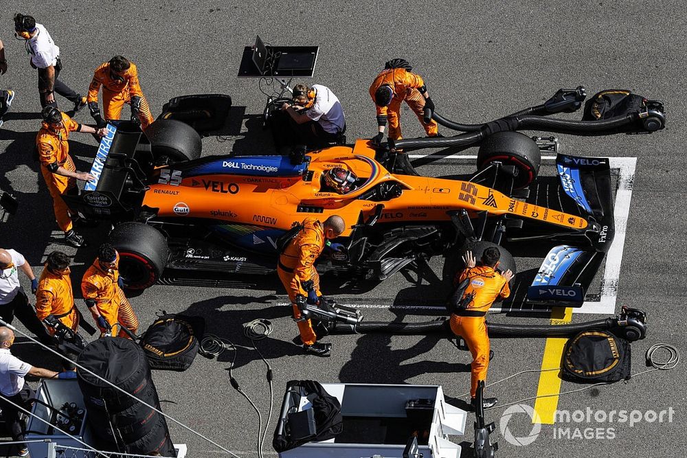 Carlos Sainz Jr., McLaren MCL35, on the grid