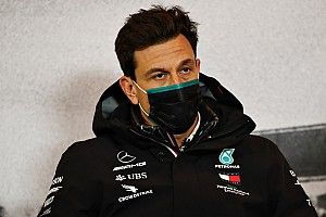 Wolff exit may lead to "bad turn of events" at Mercedes