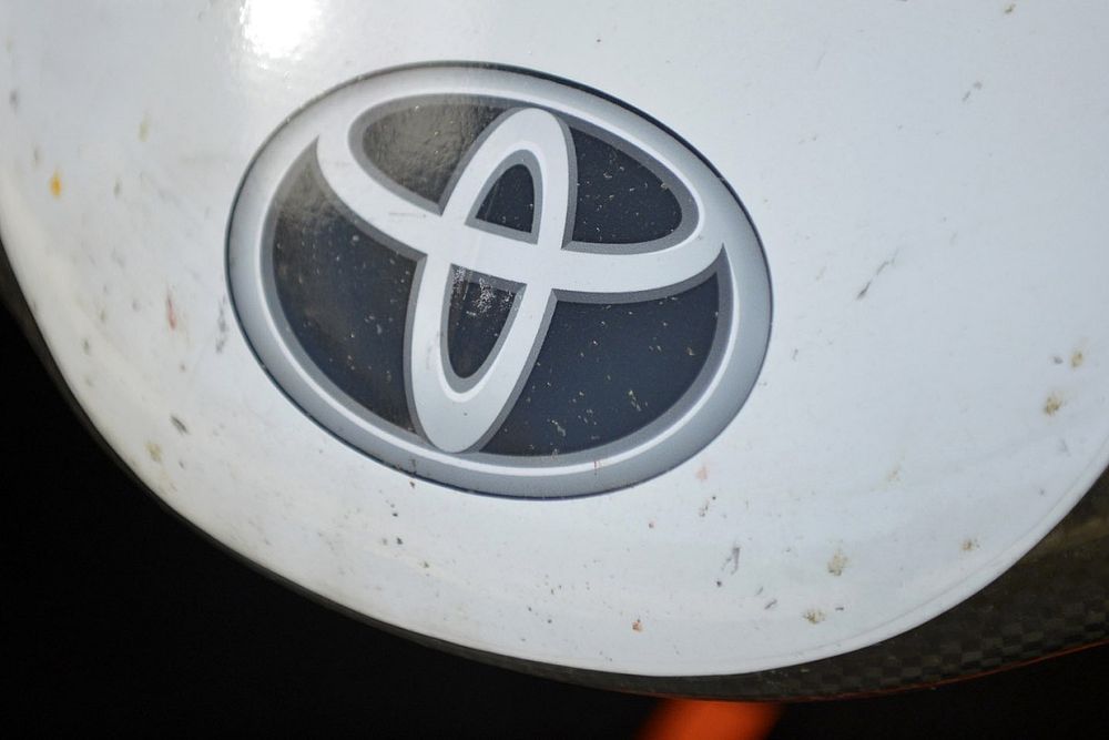 Toyota logo detail