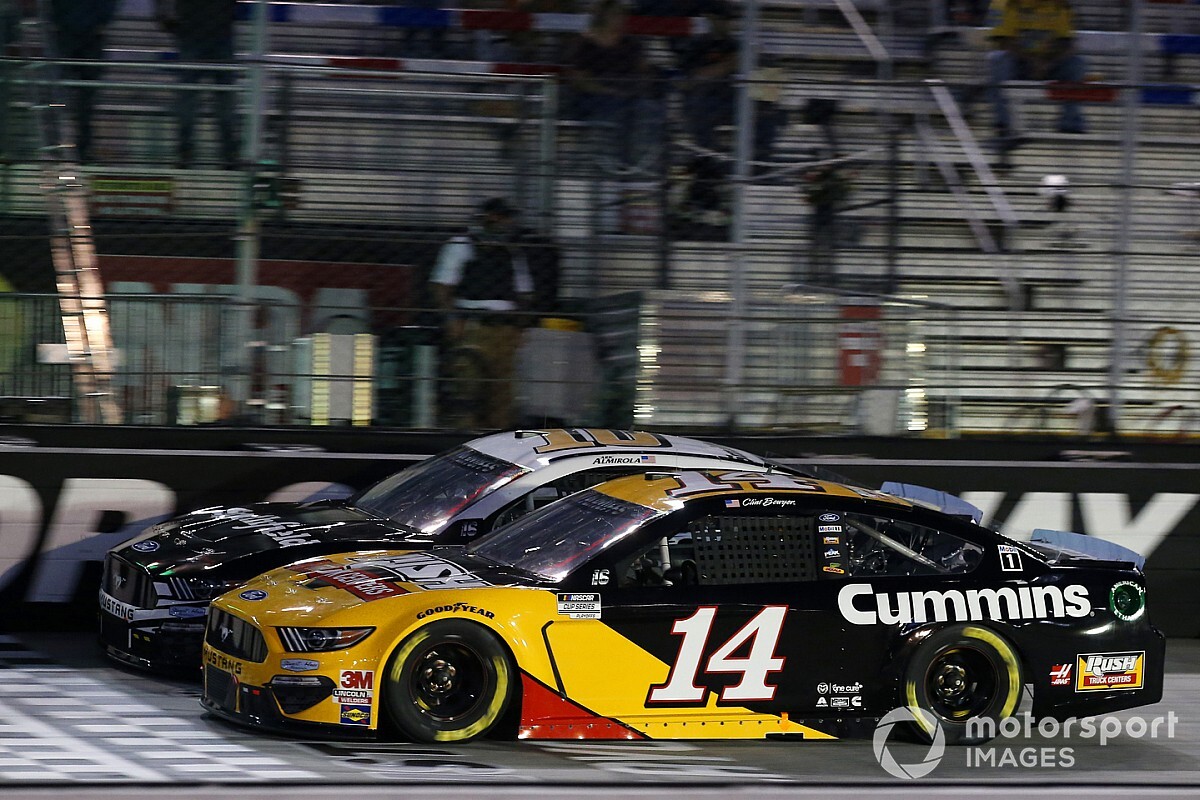 Bowyer advances, plans to "swing for the fence" in Round of 12