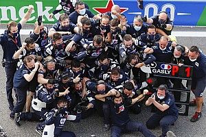 Gasly celebra primeira vitória na F1 e agradece AlphaTauri e Honda: "Ainda não caiu a ficha. É um dia maravilhoso!"