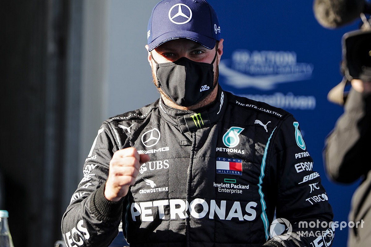 Bottas klopt Hamilton en Verstappen voor pole Eifel GP