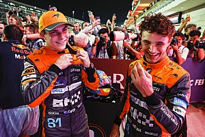 マクラーレンF1 支給 レインジャケット ノリス ピアストリ サインツ マクラーレンF1 支給 レインジャケット ノリス ピアストリ