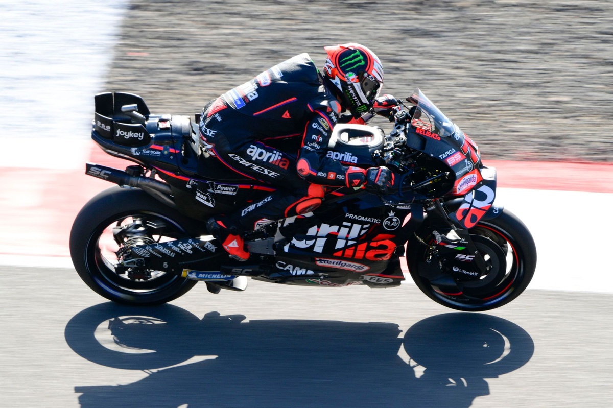 MotoGP | Bezzecchi incontenibile: pole e record a Mandalika! Solo 16° Bagnaia