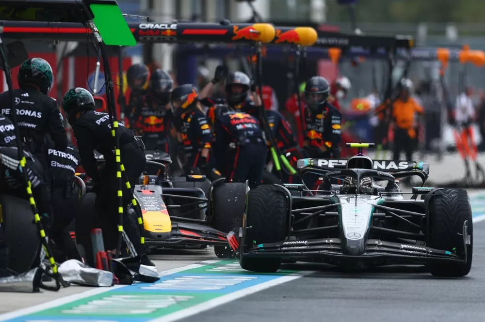 Max Verstappen, Red Bull Racing, Andrea Kimi Antonelli, Mercedes
