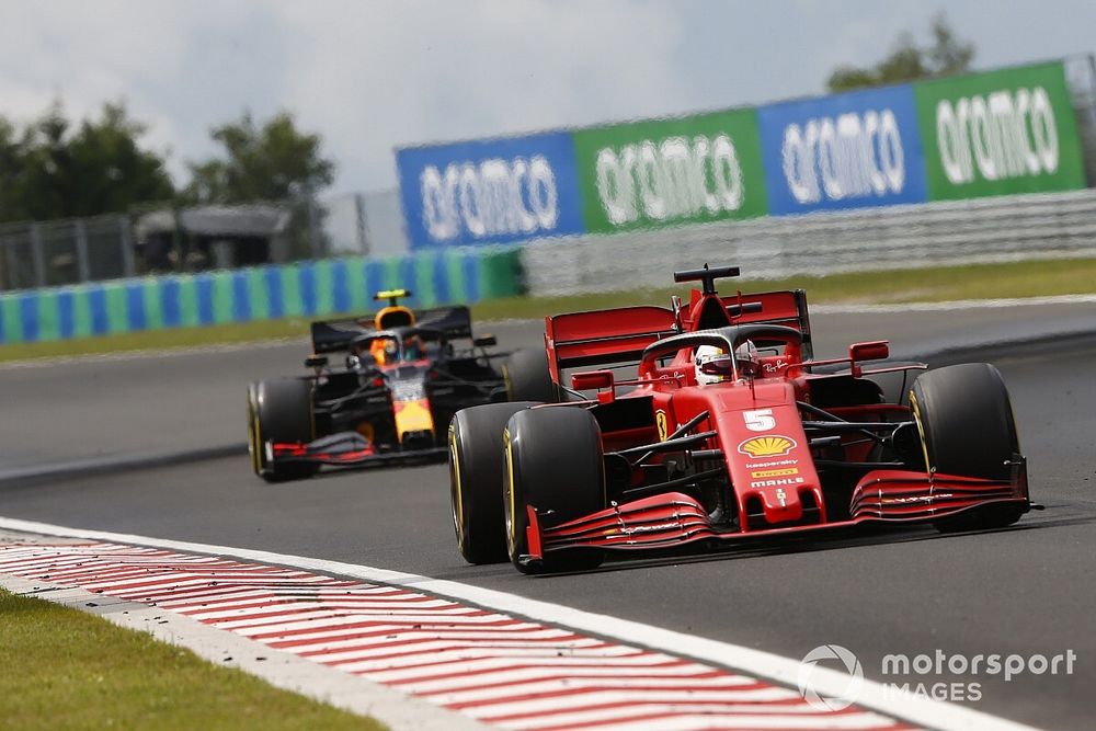 Vettel szerint a Ferrari túl lassú ahhoz, hogy nyomást gyakoroljanak