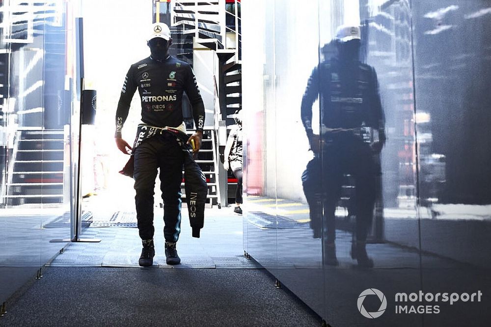 Hamilton a nudo sui social: "Ci sono 2 Lewis. Ve li racconto"
