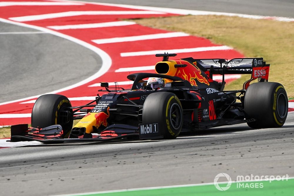 Verstappen: Momenteel niet reëel om over titelstrijd te praten