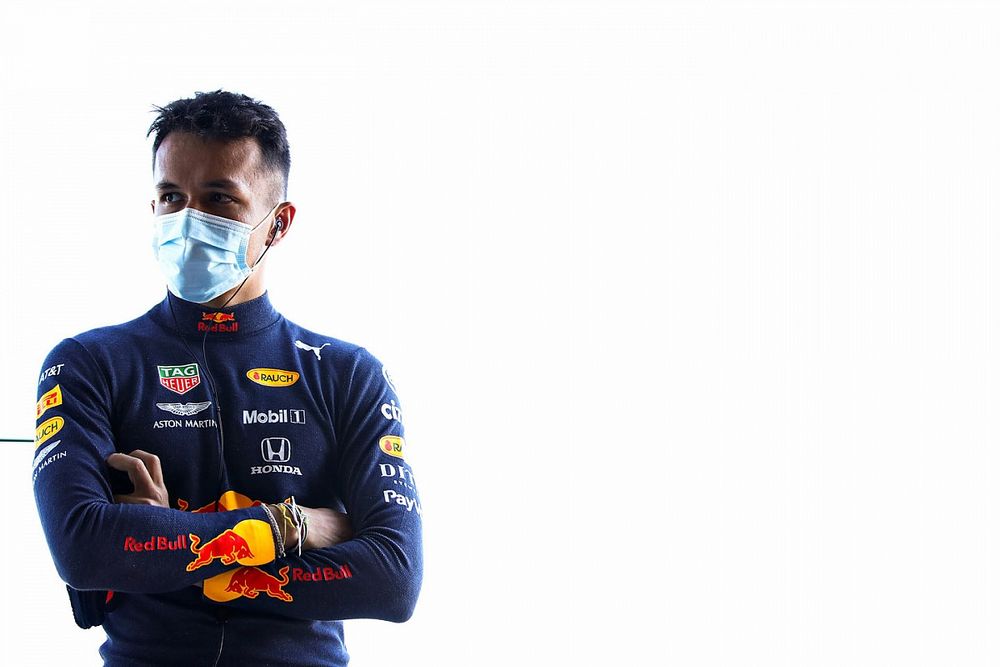 Pályán a 2020-as Red Bull Silverstone-ban, Verstappen nem utazott el (videók, képek)