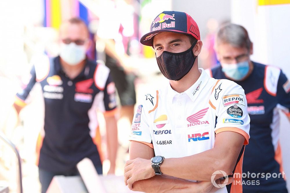 Pas de fans ni massages : la drôle vie du paddock MotoGP
