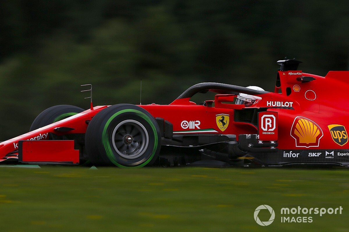 Vettel: "Mercedes farklı bir ligde, umarım orta grubun önünde kalırız"