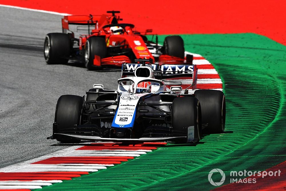 George Russell, Williams FW43, en Sebastian Vettel, Ferrari SF1000