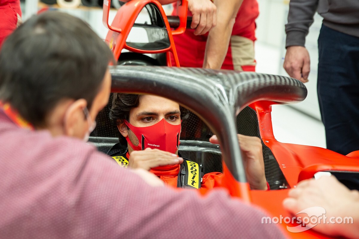 Sainz: Ferrari Itu Real Madrid, McLaren adalah Barcelona