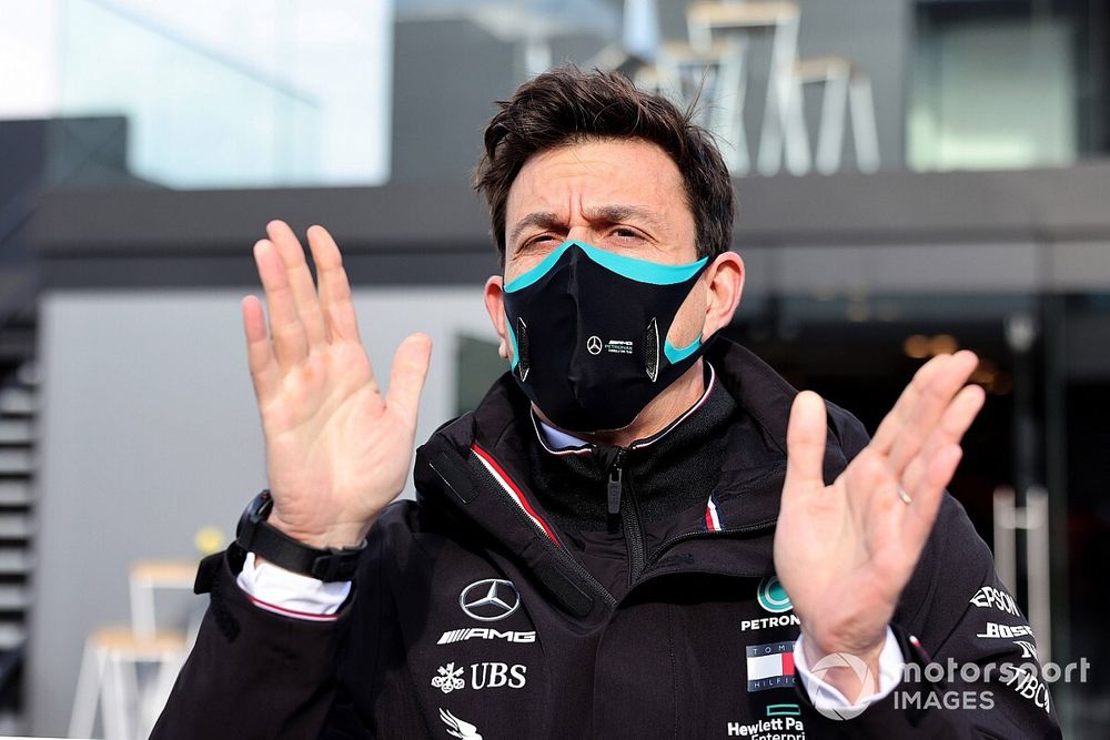 Wolff Tepis Rumor Mercedes Beri Mesin Berbeda ke Tim Pelanggan