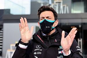 Wolff Tepis Rumor Mercedes Beri Mesin Berbeda ke Tim Pelanggan