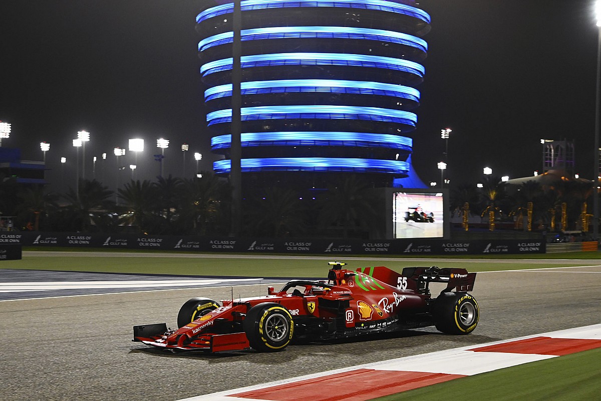 Sainz: I was too cautious in first Ferrari F1 start