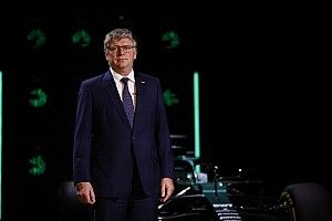 Az Aston Martin szerint ostobaság lenne leírni a Ferrarit és az Alpine-t