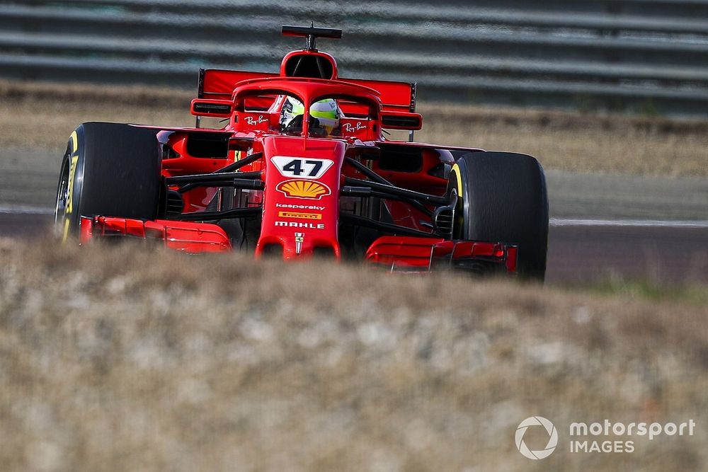 Schumacher ferraris tesztnapja után: „Az autó nagyban hasonlít a mostaniakra”