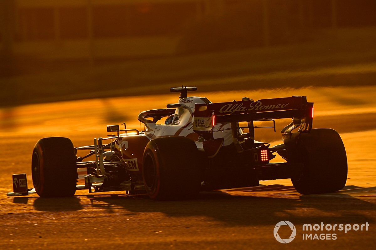 Raikkonen explica el incidente que enojó a Sainz en Bahréin