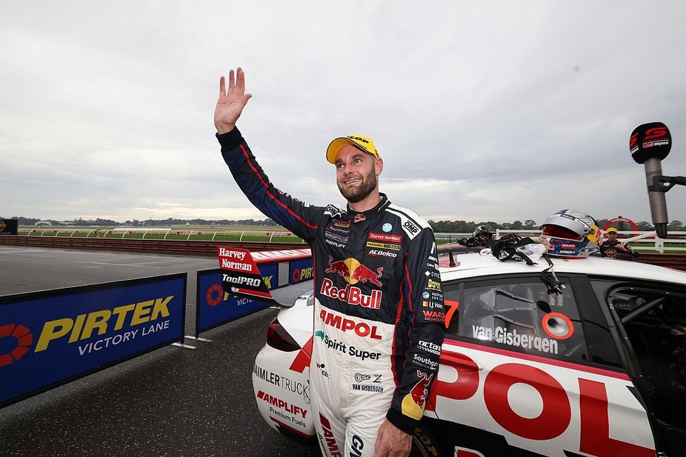 Race winner Shane van Gisbergen, Triple Eight Race Engineering Holden