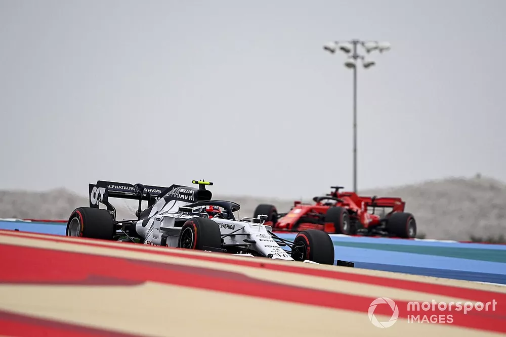 Pierre Gasly, AlphaTauri AT01, Sebastian Vettel, Ferrari SF1000