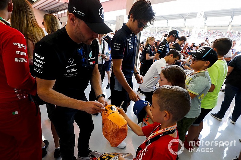 Bottas szerint túl erős a Ferrari motorja, és hisz Hamilton legyőzésében