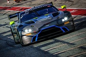 L'Aston Martin del team R-Motorsport vince Gara 2 al Nurburgring