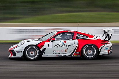 Ayhancan Güven, Porsche Cup Fransa'daki ikinci yarışı rahat şekilde kazandı!