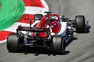 Junior Ferrari pojeździ Alfą Romeo