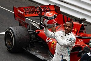 Hamilton iba a "estrellarse o terminar" con los neumáticos desgastados