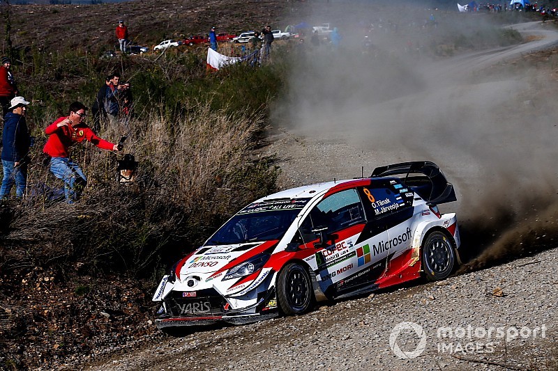 Tanak domina a placer en Chile