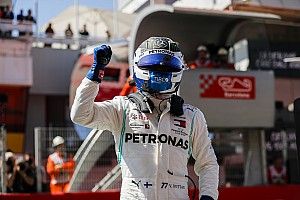 Bottas vuela y se lleva la pole en España