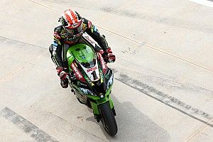 SBK, Imola, Warm-Up: Rea rifila un secondo e mezzo agli avversari sul bagnato