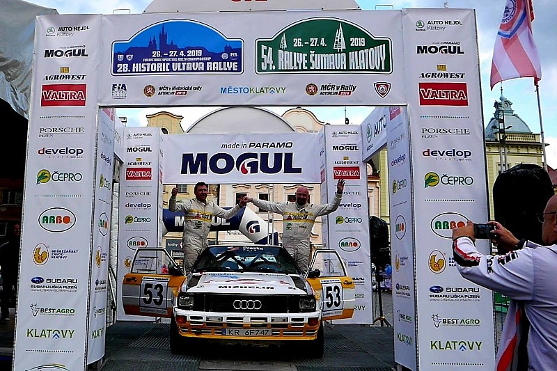 Olchawski i Wroński na mecie Historic Vltava Rallye